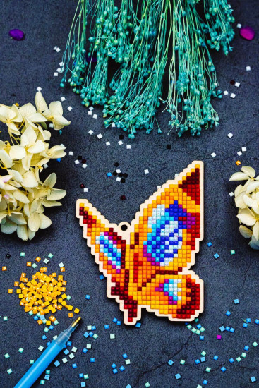 Подвеска "Красная бабочка"