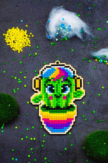 Подвеска "Кактус в наушниках"