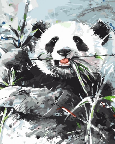 Панда в траве